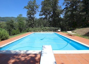 vendesi villa con piscina e giardino lucca colline - Villa Via dei Borelli, Lucca - photo 28