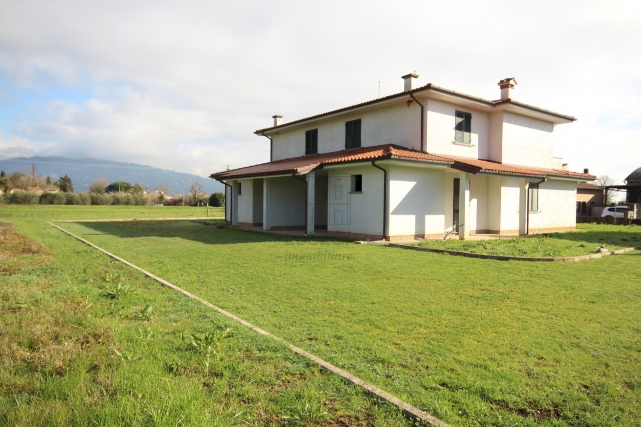 VILLA IN VENDITA A LUCCA (9).JPG - Casa indipendente Via Carlo IV, Montecarlo 2, Montecarlo - foto 1