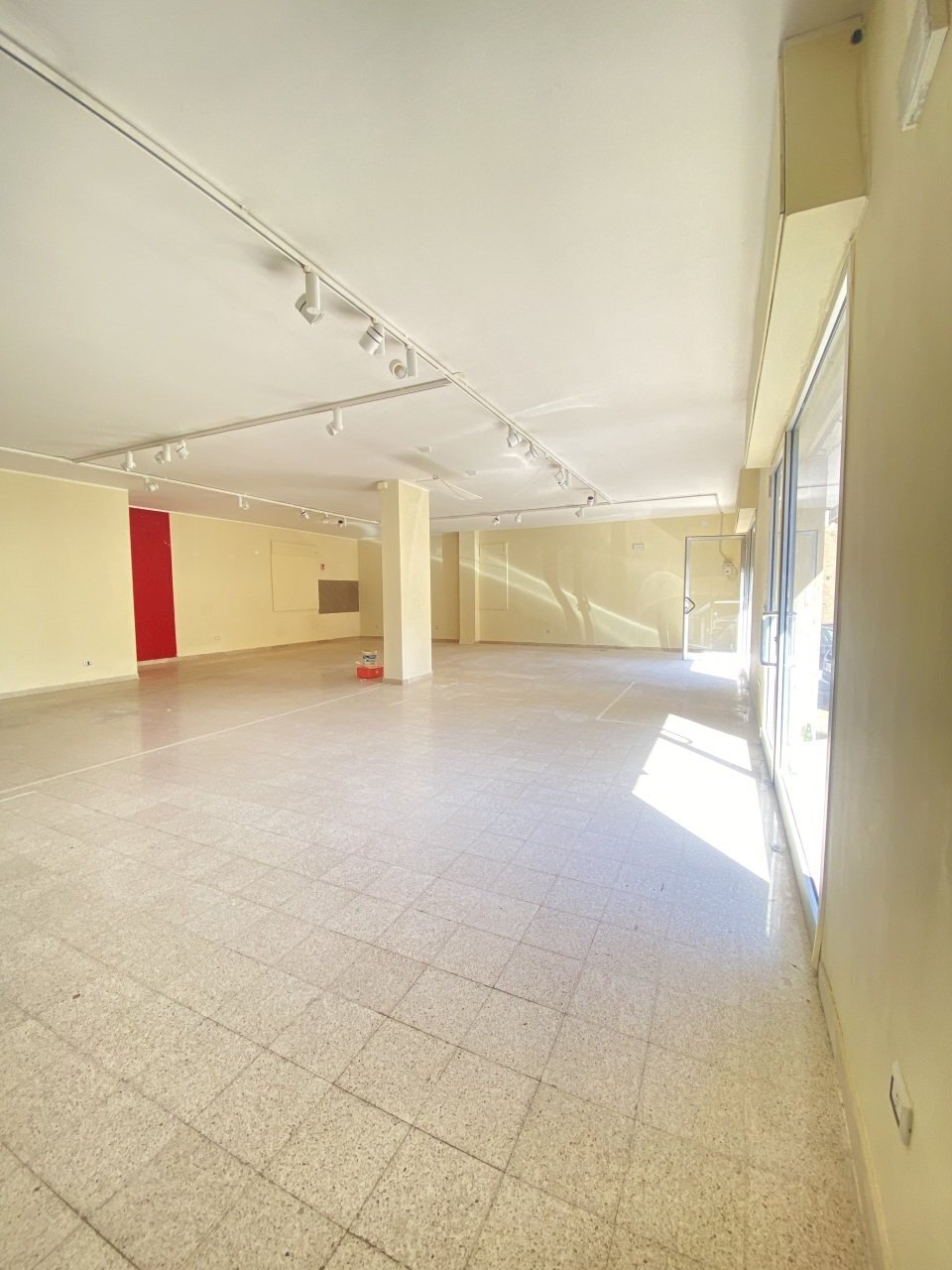 IMG_3687.jpg - Locale Commerciale Via Sbarre Superiori 58, Reggio di Calabria - foto 2