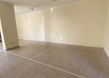 IMG_3696.jpg - Locale Commerciale Via Sbarre Superiori 58, Reggio di Calabria - foto 7