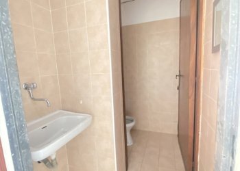 IMG_3693.jpg - Locale Commerciale Via Sbarre Superiori 58, Reggio di Calabria - foto 8