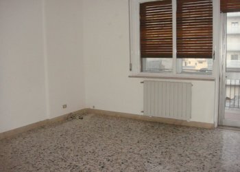 DSC08843.JPG - Four-room apartment Via Sbarre Centrali 574, Reggio di Calabria - photo 10