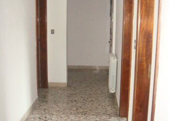 DSC08845.JPG - Four-room apartment Via Sbarre Centrali 574, Reggio di Calabria - photo 11