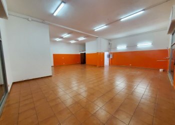 2.jpg - Locale Commerciale San Sperate - foto 2