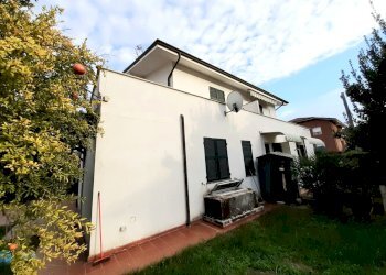 2 - 2021.10.31 esterno II.jpg - Casa semi indipendente Ameglia - foto 1