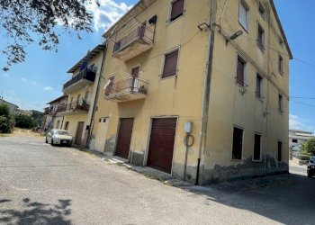 facciata - Quadrilocale Viale della Resistenza 30, Panicale - foto 2