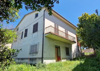 facciata - Villa Via Francesco Briganti 21, Deruta - photo 3