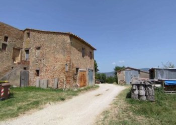 facciata - Casale Via Cupa 98, Perugia - foto 1