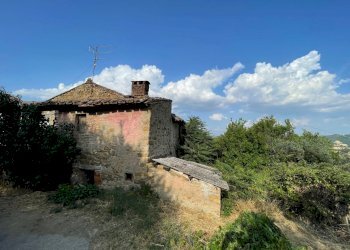 facciata - Casale Strada Torontola Cerrone 10, Perugia - foto 8