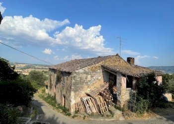 facciata - Casale Strada Torontola Cerrone 10, Perugia - foto 11