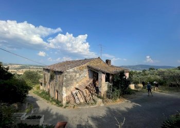 facciata - Casale Strada Torontola Cerrone 10, Perugia - foto 12