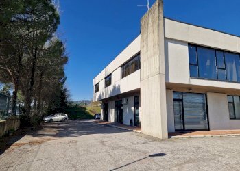 facciata - Capannone Via Angelo Morettini 27, Perugia - foto 16