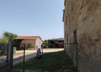 dettagli - Casa indipendente Via Cupa 98, Perugia - foto 3