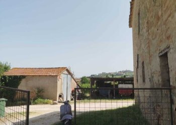 dettagli - Casa indipendente Via Cupa 98, Perugia - foto 4