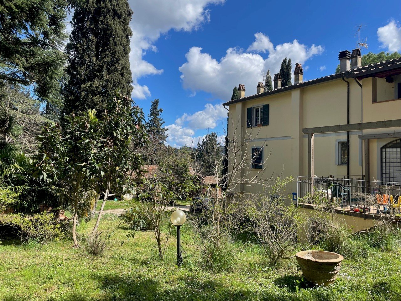 facciata - Casa semi indipendente Strada Cappuccinelli 26, Perugia - foto 2