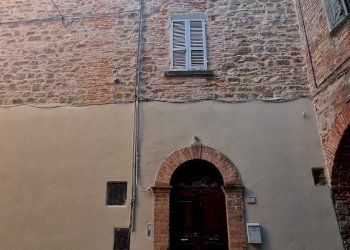 facciata - Quadrilocale VIA DELL'ARCO 1, Passignano sul Trasimeno - foto 2