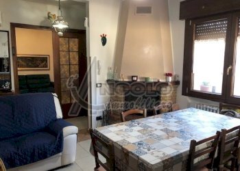 sala da pranzo - Casa indipendente Stienta - foto 7