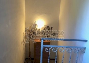 scala interna - Casa indipendente Stienta - foto 10