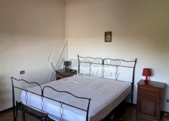 camera da letto - Casa indipendente Stienta - foto 14