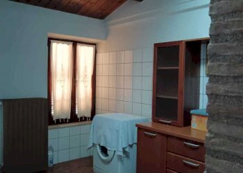 stanza 2 piano.jpg - Casa indipendente Piazza Leopardi 4, Belvedere Ostrense - foto 11