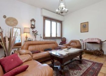 11.jpg - Appartamento Via Giuseppe Garibaldi 43, Rignano sull'Arno - foto 11