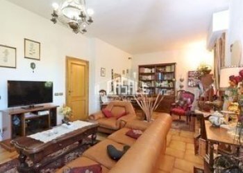 8rignano.jpg - Appartamento Via Giuseppe Garibaldi 43, Rignano sull'Arno - foto 8