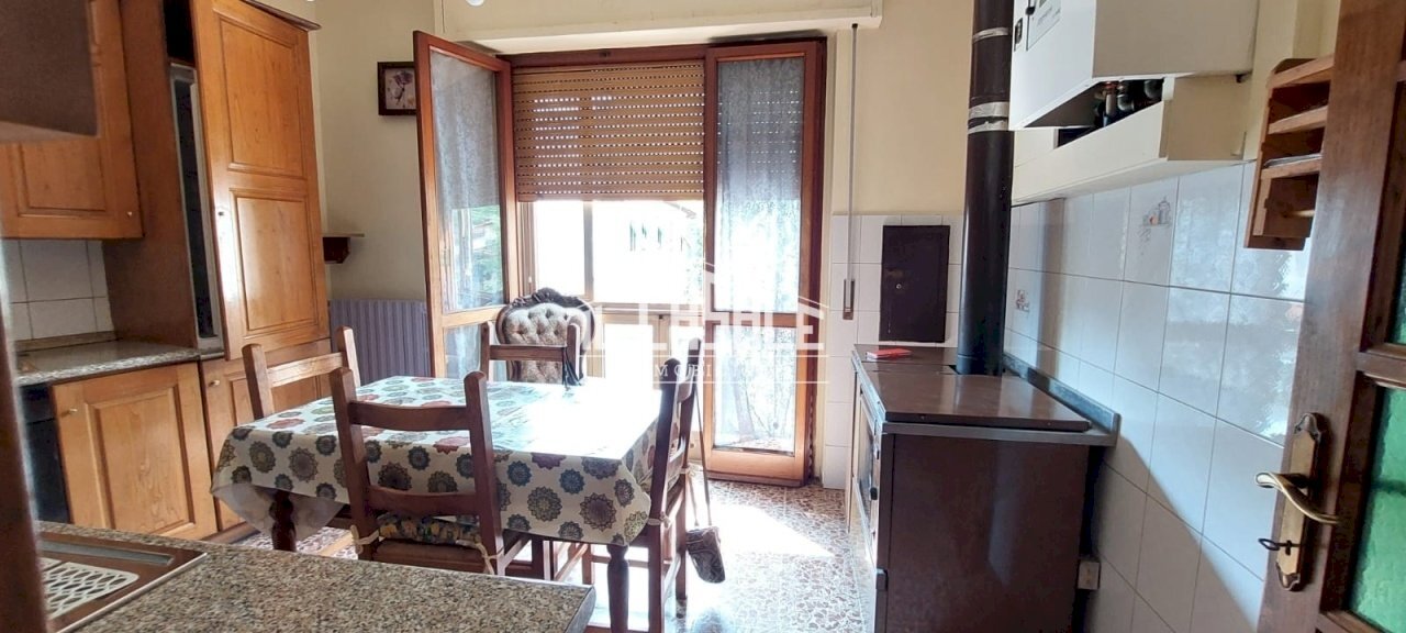 2piazzacastagno.jpg - Three-room apartment San Godenzo - photo 2