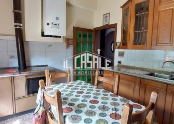 1piazzacastagno.jpg - Trilocale San Godenzo - foto 1