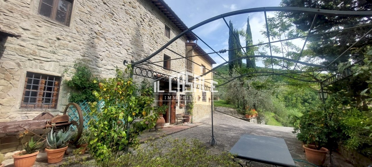 2varena.jpg - Casale Londa - foto 2