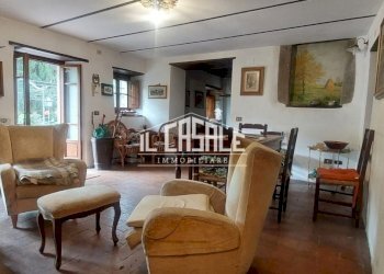 10varena.jpg - Casale Londa - foto 10