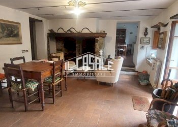 14varena.jpg - Casale Londa - foto 14