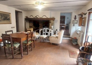 16varena.jpg - Casale Londa - foto 16