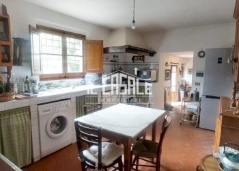 18varena.jpg - Casale Londa - foto 18