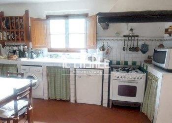 19varena.jpg - Casale Londa - foto 19