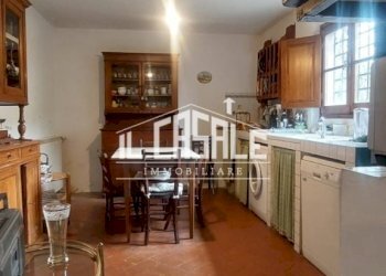 22varena.jpg - Casale Londa - foto 22