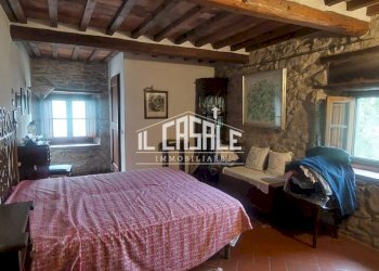 26varena.jpg - Casale Londa - foto 26