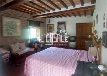 27varena.jpg - Casale Londa - foto 27