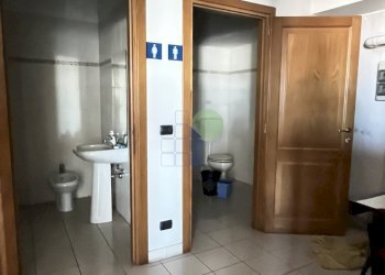 servizi al primo piano - Locale Commerciale Via delle Cateratte 111, Livorno - foto 12