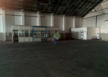 interno capannone - Locale Commerciale Via delle Cateratte 111, Livorno - foto 29