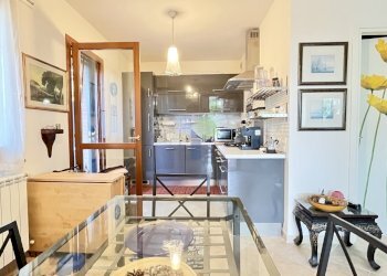Soggiorno e cucina - Villa a Schiera Via del Pino  33, Livorno - foto 10