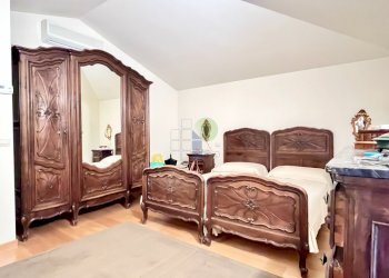 Camera matrimoniale primo piano - Villa a Schiera Via del Pino  33, Livorno - foto 13