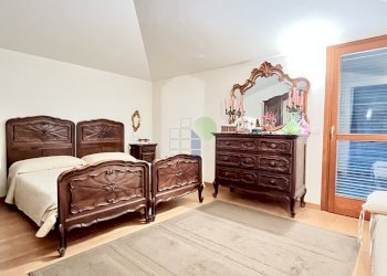 Camera matrimoniale piano primo - Villa a Schiera Via del Pino  33, Livorno - foto 14