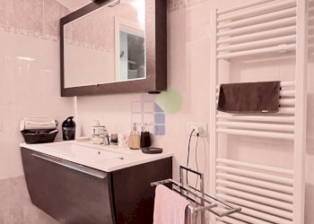 bagno primo piano - Villa a Schiera Via del Pino  33, Livorno - foto 18