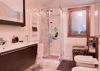 Bagno primo piano - Villa a Schiera Via del Pino  33, Livorno - foto 19