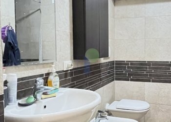 Bagno piano taverna - Villa a Schiera Via del Pino  33, Livorno - foto 26