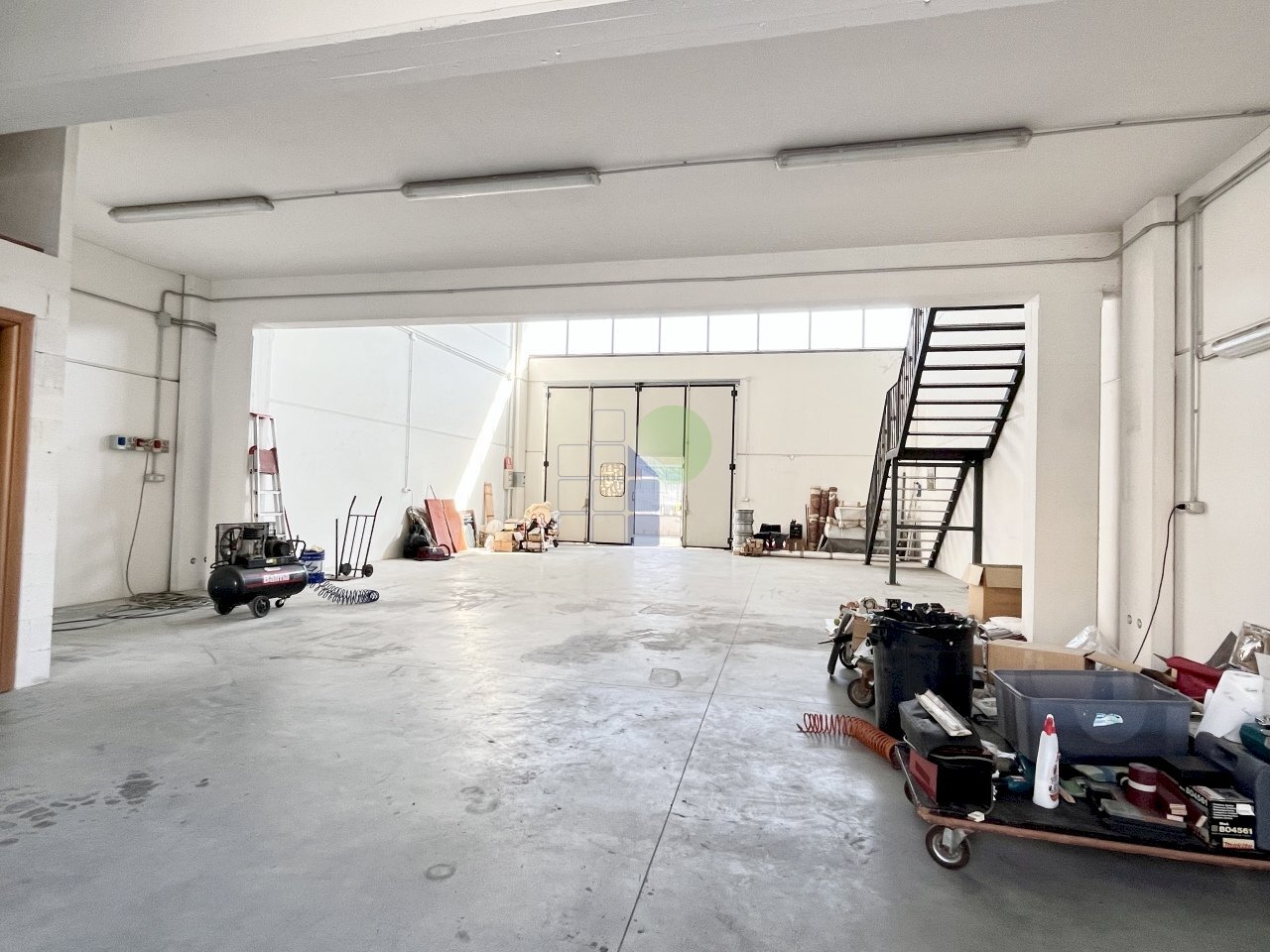 interno capannone - Capannone Via Pera 33, Livorno - foto 2