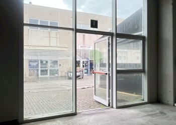 Portone pedonale - Locale Commerciale Via Cimarosa  111, Livorno - foto 5