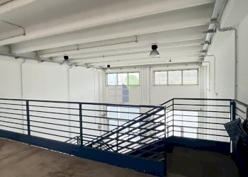 Soppalco - Locale Commerciale Via Cimarosa  111, Livorno - foto 1