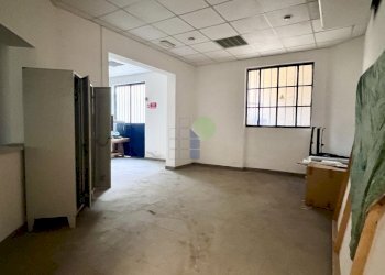 spogliatoio - Locale Commerciale Via Grotta delle Fate 89, Livorno - foto 22