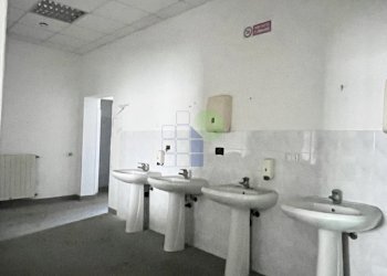 servizi - Locale Commerciale Via Grotta delle Fate 89, Livorno - foto 23